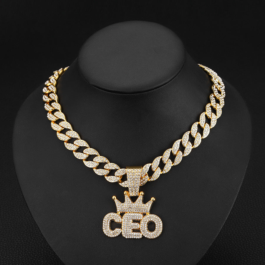Collier avec pendentif glacé du PDG couronné