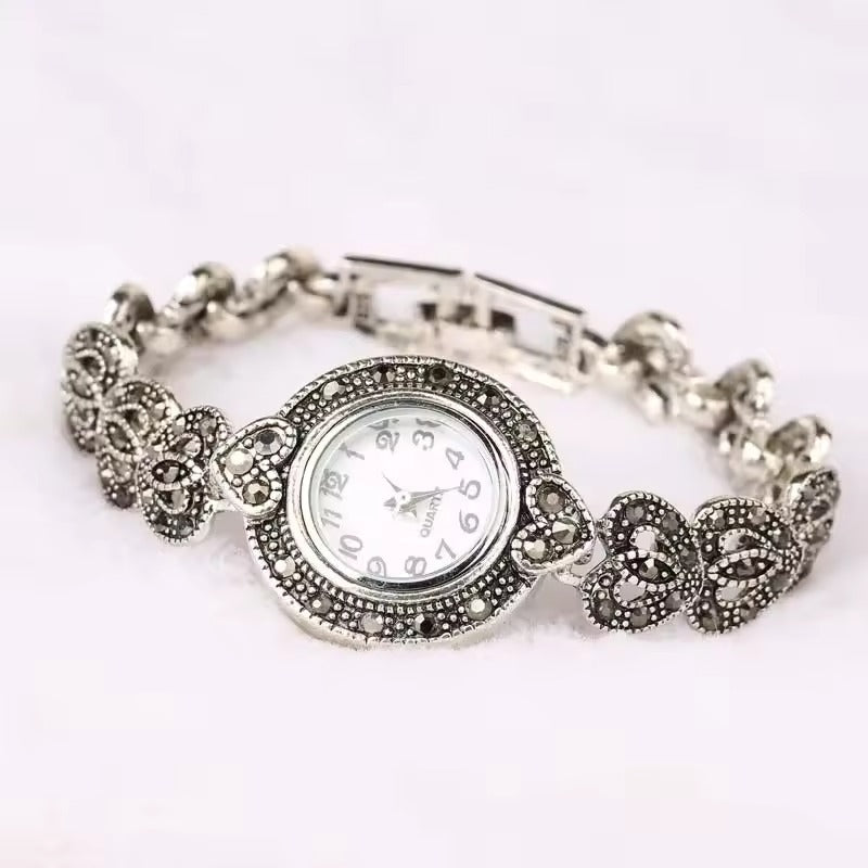 Montre cubaine pour femme style antique avec cœur
