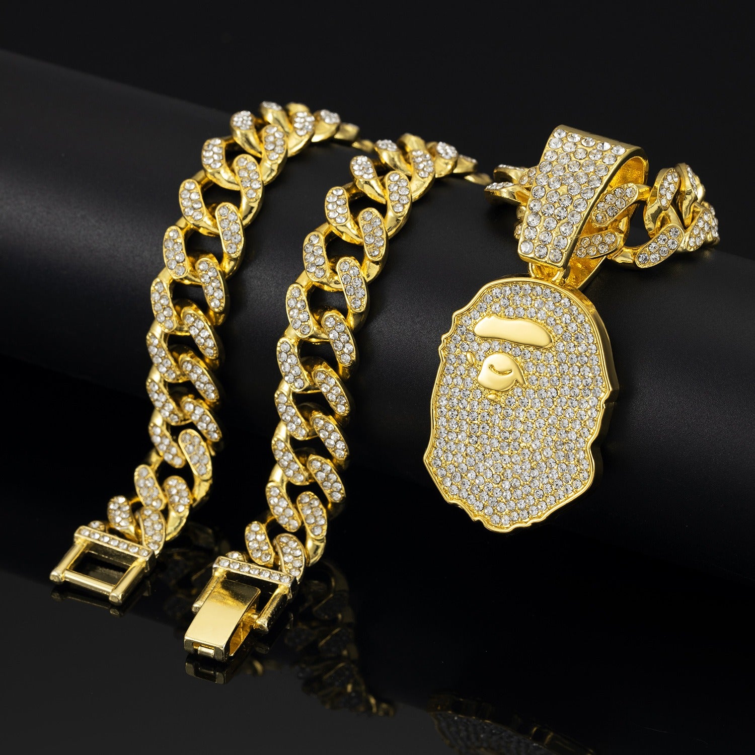 Collier pendentif inspiré du rappeur BG BAPE