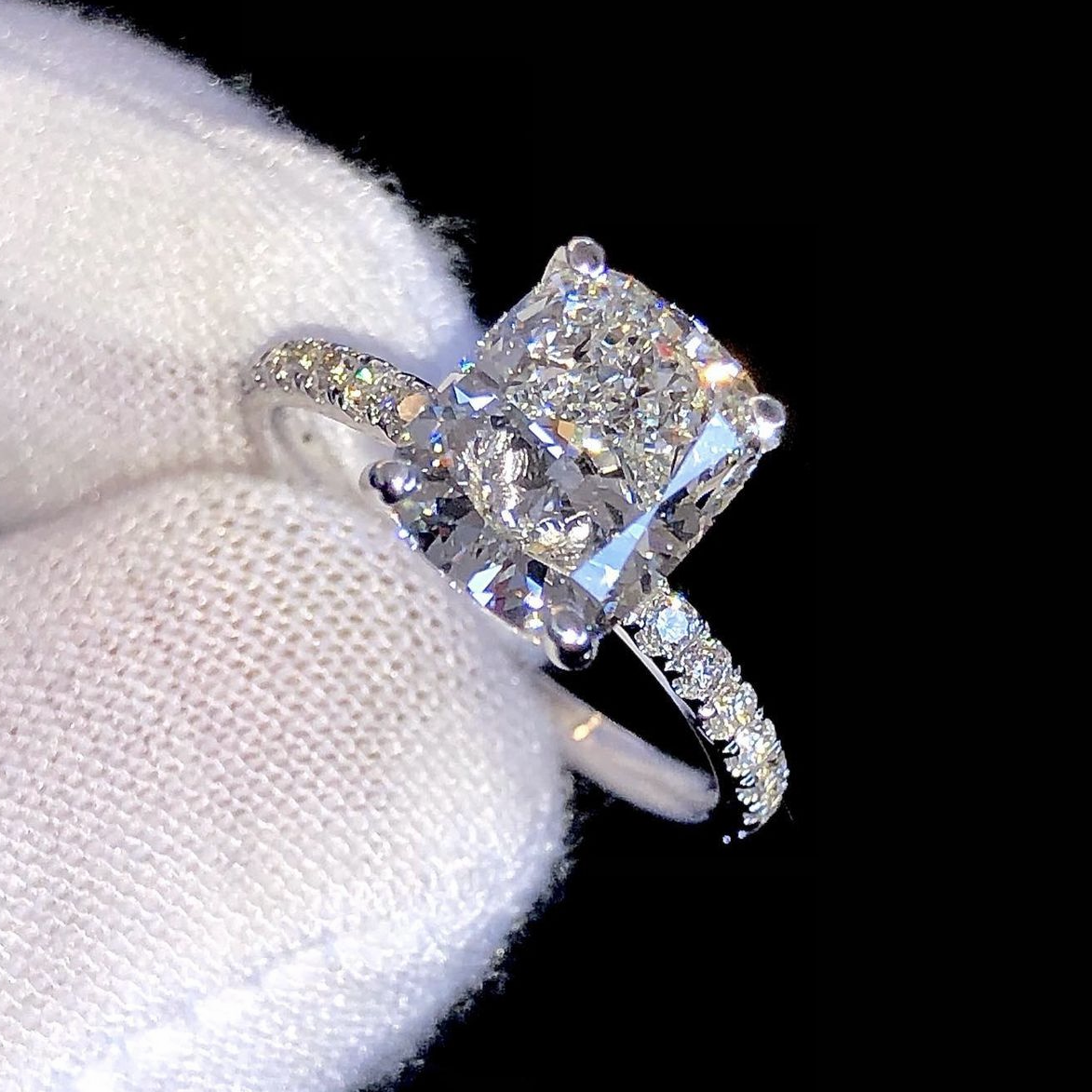 14K or 18K Solid Gold 1ct 2ct Moissanite Diamond Engagement Ring