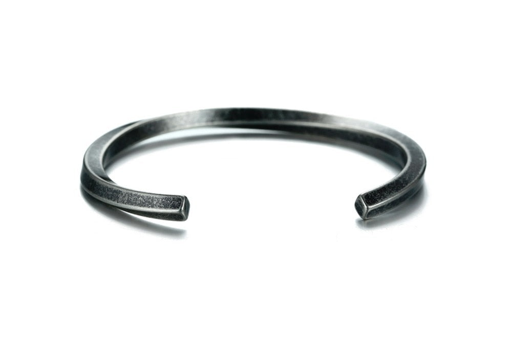 Twisted Unisize Men's Minimalist Bangle