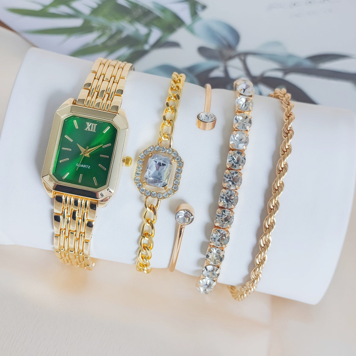 VVS Women's 5-Piece Watch & Bracelet Set