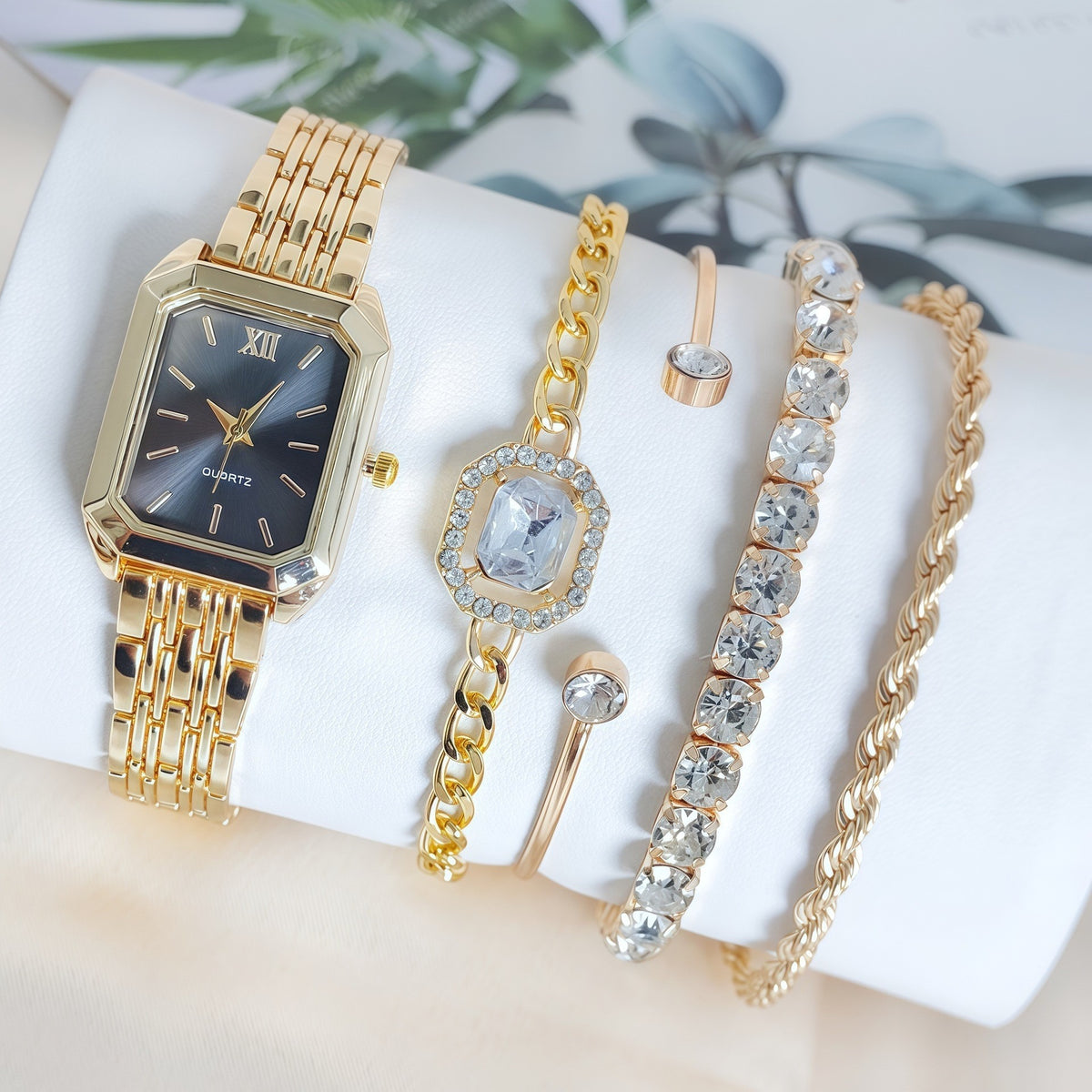 VVS Women's 5-Piece Watch & Bracelet Set