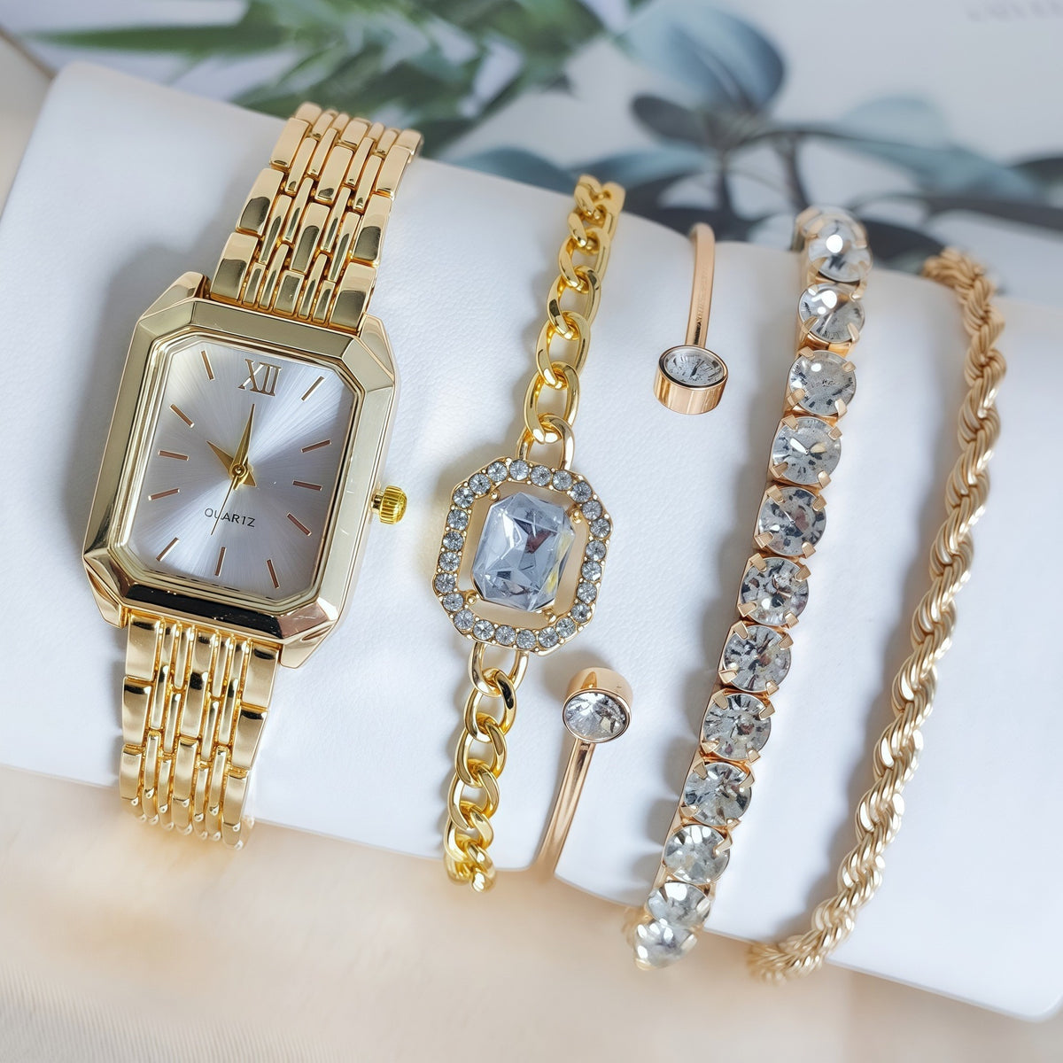VVS Women's 5-Piece Watch & Bracelet Set